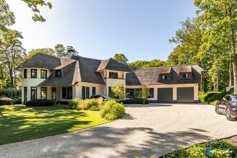 Houten garagedeur klassieke stijl