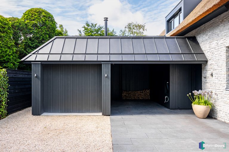 Houten garagedeur verticale latten