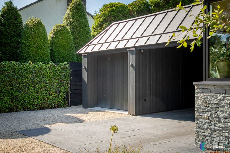 Houten garagedeur verticale latten