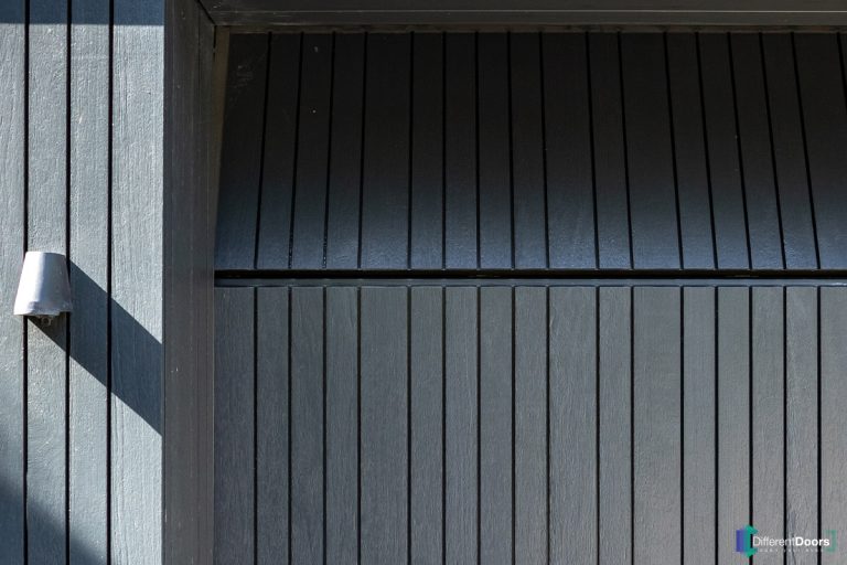 Frake houten garagedeur