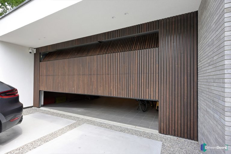 Houten garagedeur Bamboe