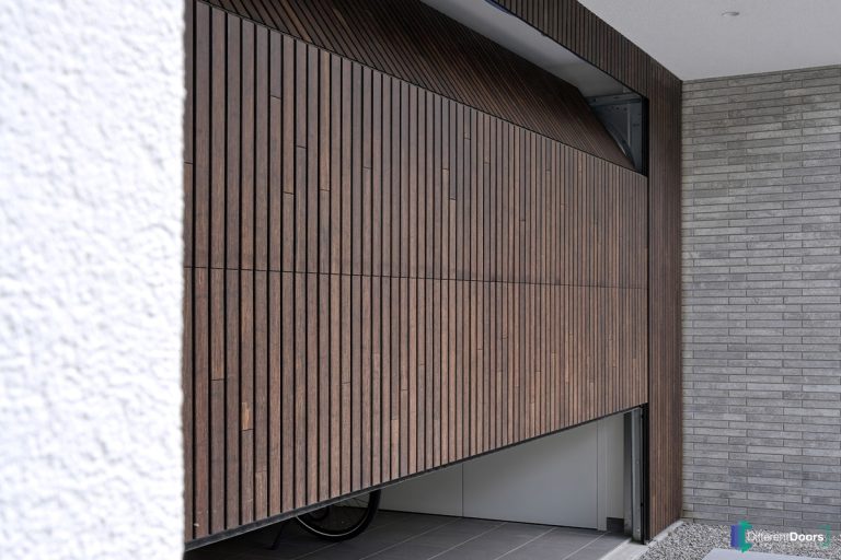 Houten garagedeur Bamboe