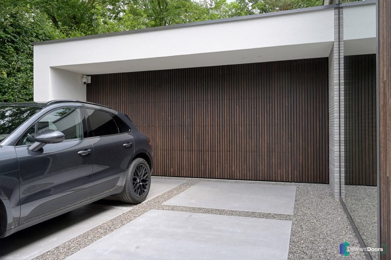 Houten garagedeur Bamboe