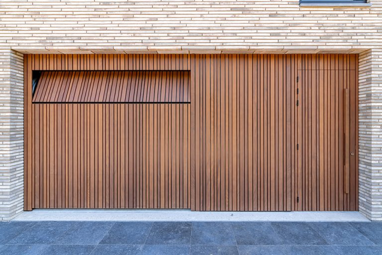 Houten<br/> garagedeuren