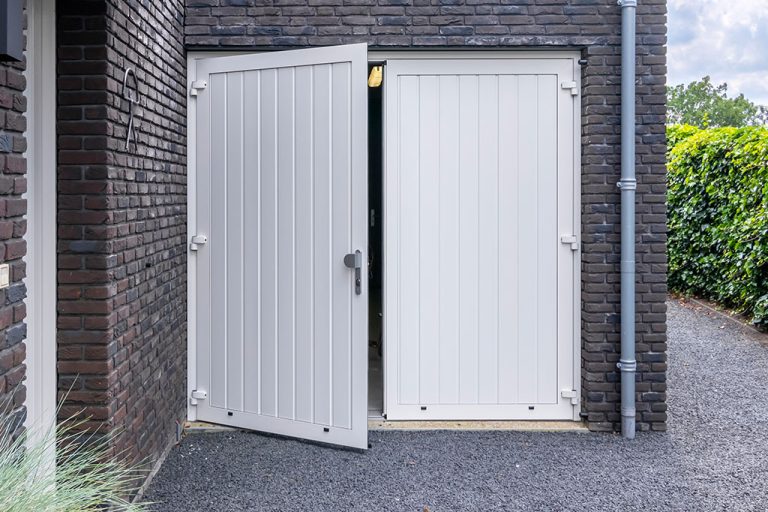 Openslaande<br/> garagedeuren