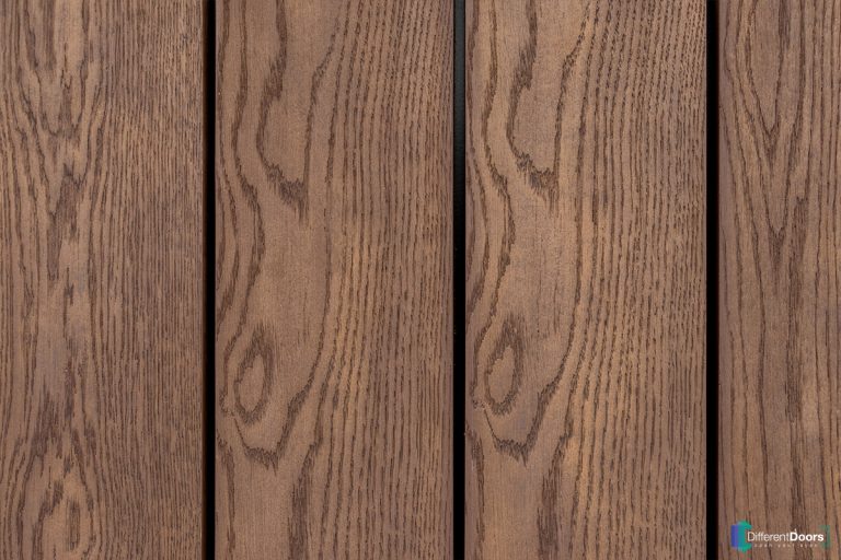 Garagedeur en gevelbekleding millboard