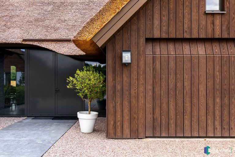 Onderhoudsvrije garagedeur met houtlook