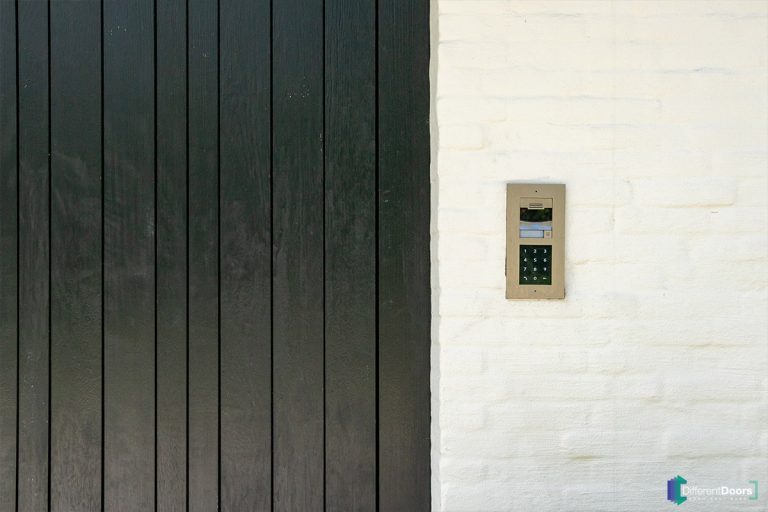 Houten pivoterende deur (taatsdeur)