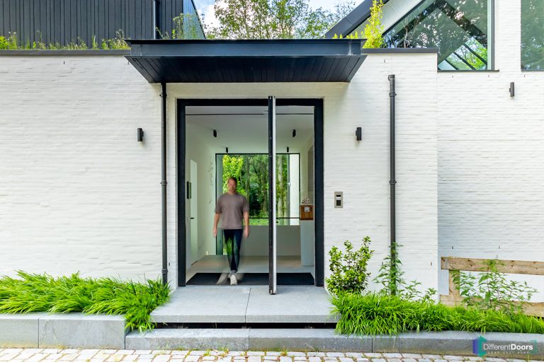 Houten pivoterende deur (taatsdeur)