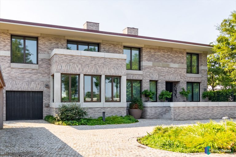 Garagedeur zwarthout