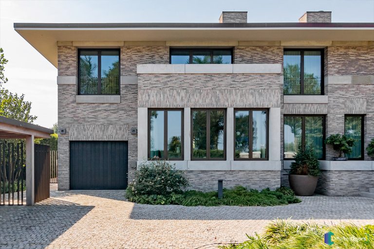 Houten garagedeur Shou Sugi Ban