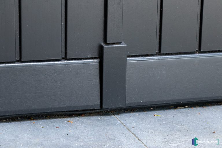 Houten garagedeur klassieke stijl