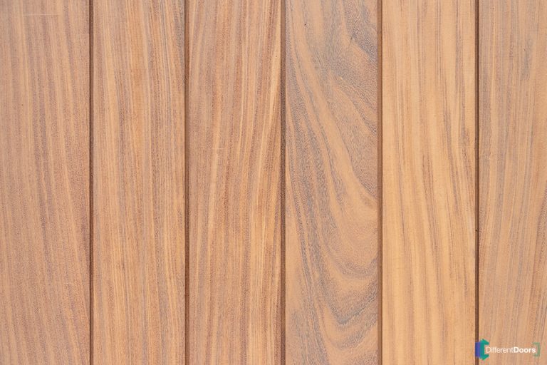 Houten garagedeur verticale latjes