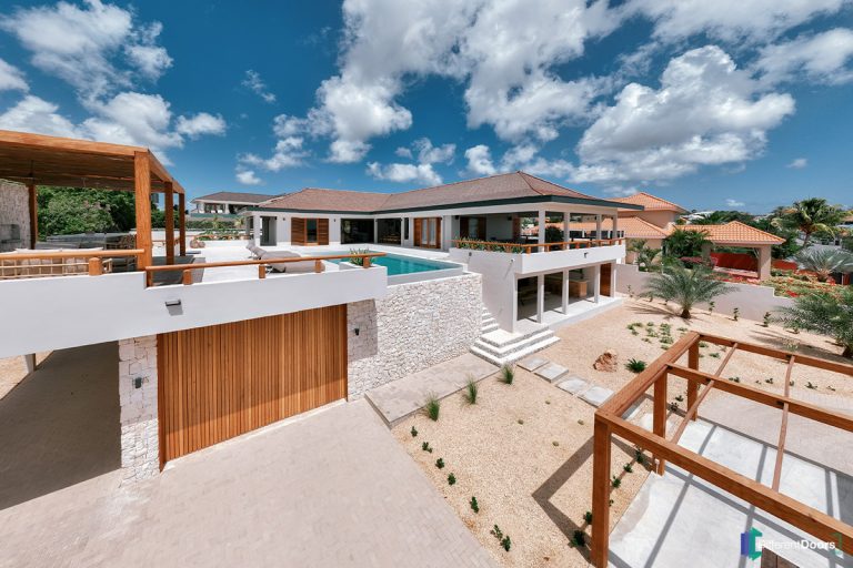 Houten garagedeur meranti