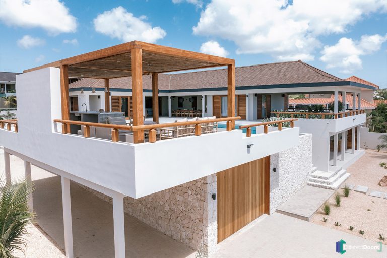 Houten garagedeur meranti