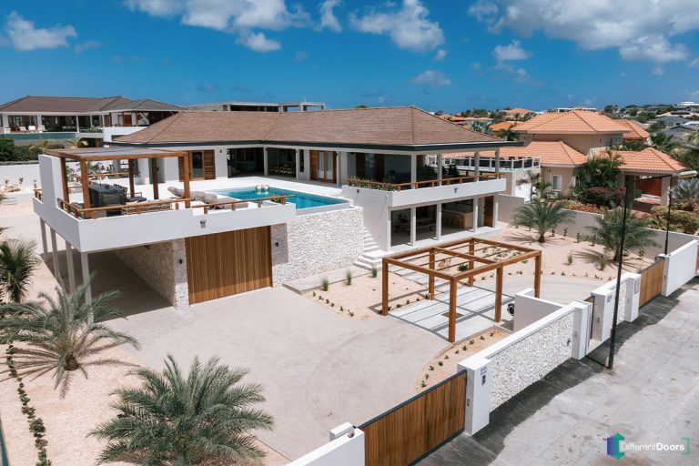 Houten garagedeur Curacao