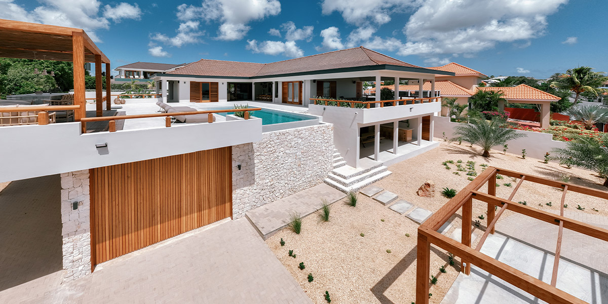 Zijwaartse garagedeur meranti