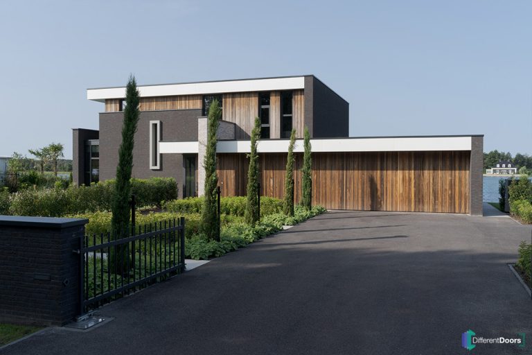 Padoek houten garagedeuren