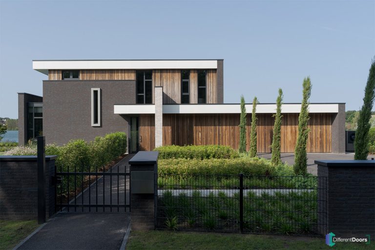 Padoek houten garagedeuren