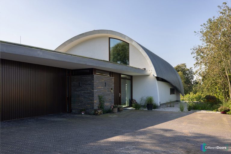 Houten garagedeur zijwaarts