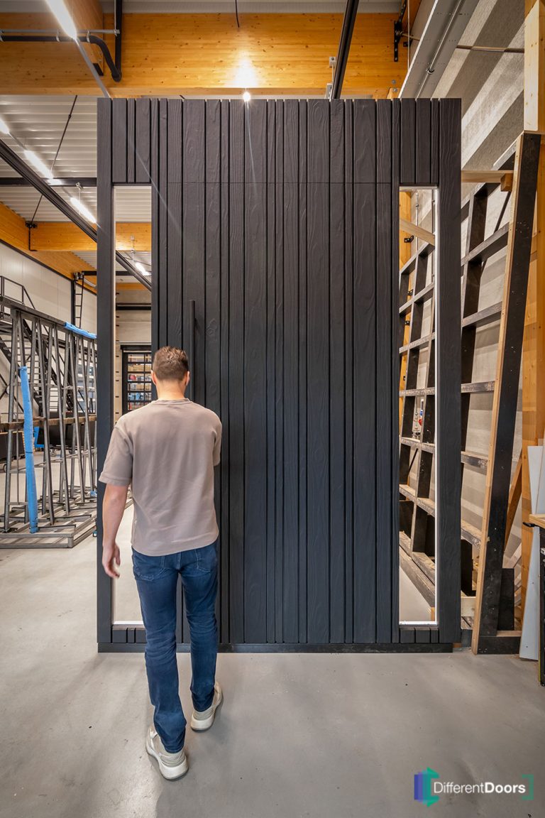 Pivoterende voordeur hout